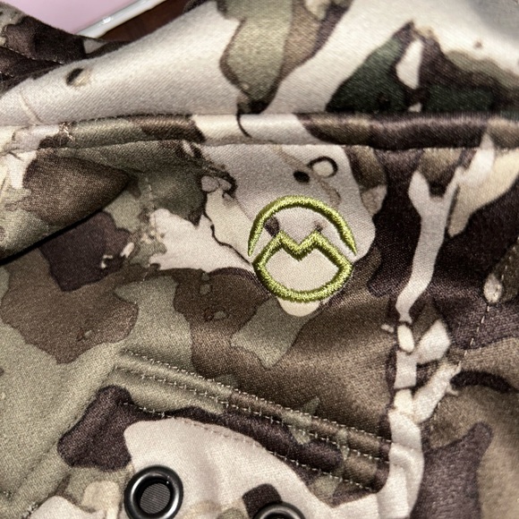 EUC Magellan Outdoors Youth Small Camo Jacket-Waterproof - Picture 3 of 6